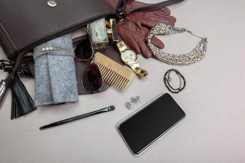 Building a Timeless Accessory Collection Without Overspending